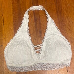 Lightly padded lace cream bralette by Gilly Hicks size small